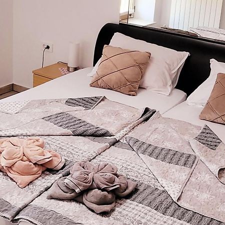 Apartmaji Soncek Izola Exterior foto