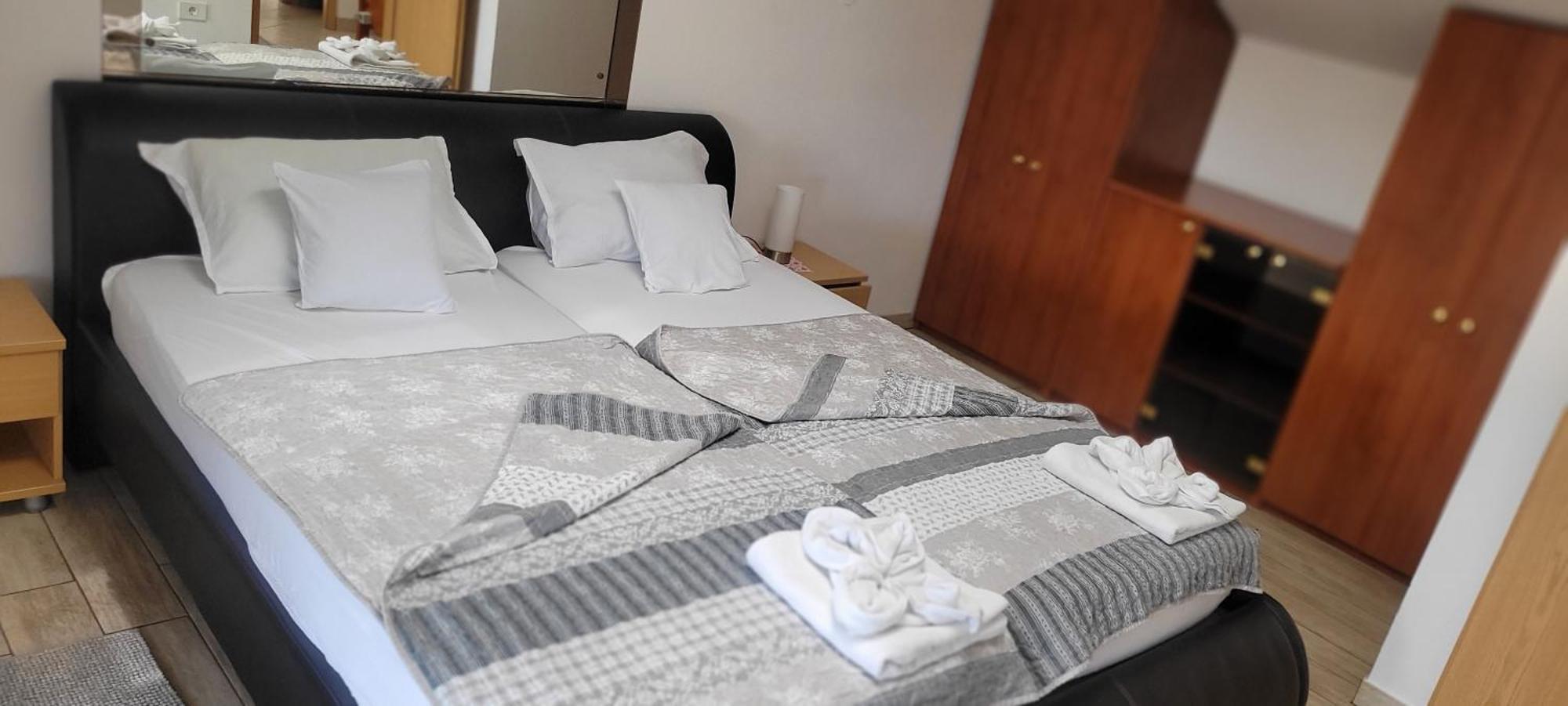 Apartmaji Soncek Izola Exterior foto